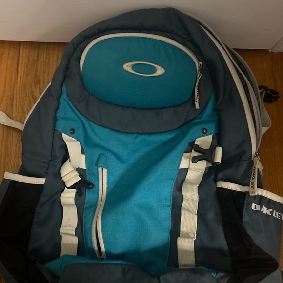 Oakley backpack - Picture 2 of 5